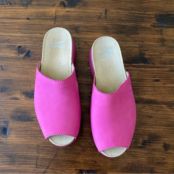 Dansko Ravyn Peep Toe Sandals Fuchsia Milled Nubuck Womens Size EU36 /US 6-6.5 - Picture 3 of 12